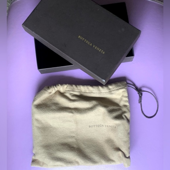 Authentic Bottega Veneta Golden Tan Woven Leather Pouch - Picture 8 of 8